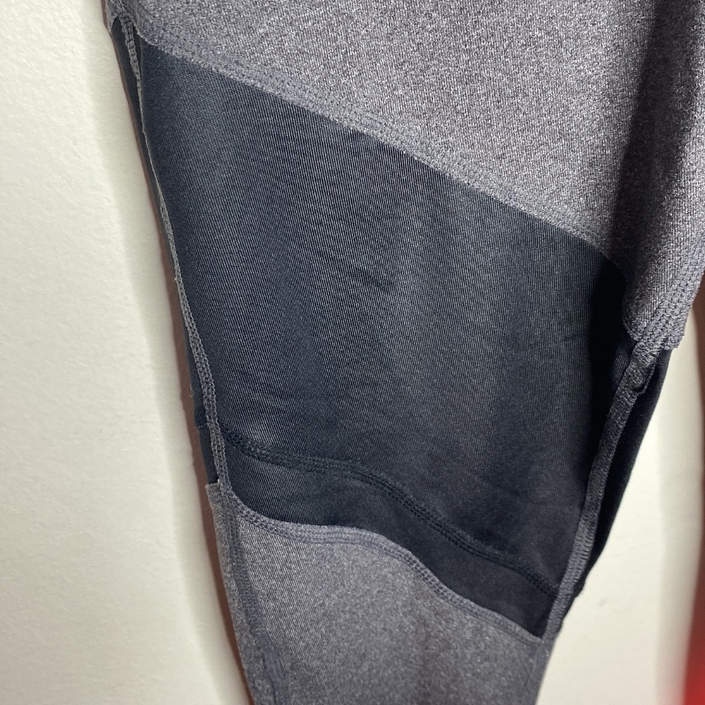Alo Yoga Sheila Colorblock mesh leggings size XS - Picture 8 of 14
